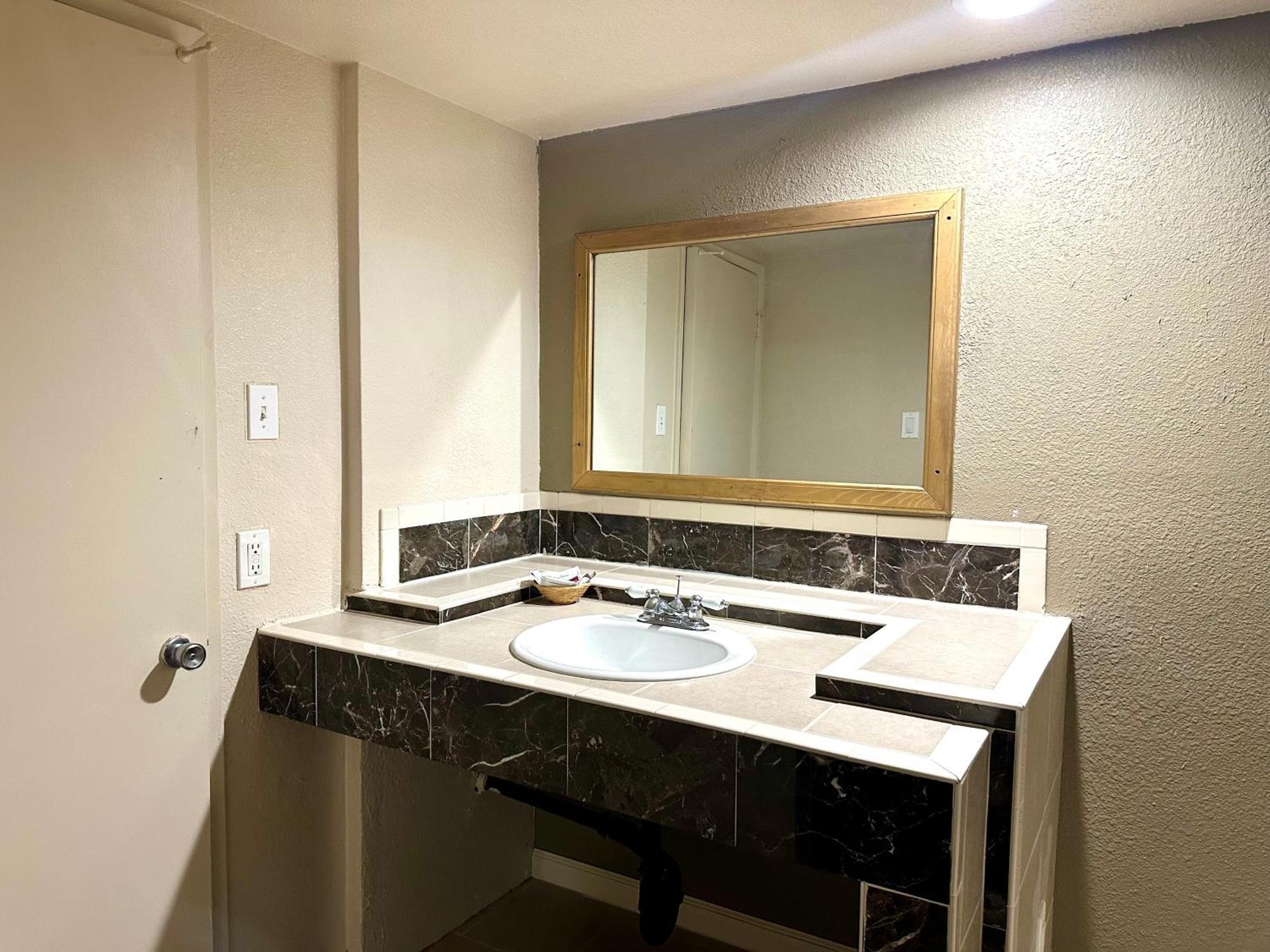 Regency Inn Fresno Eksteriør billede